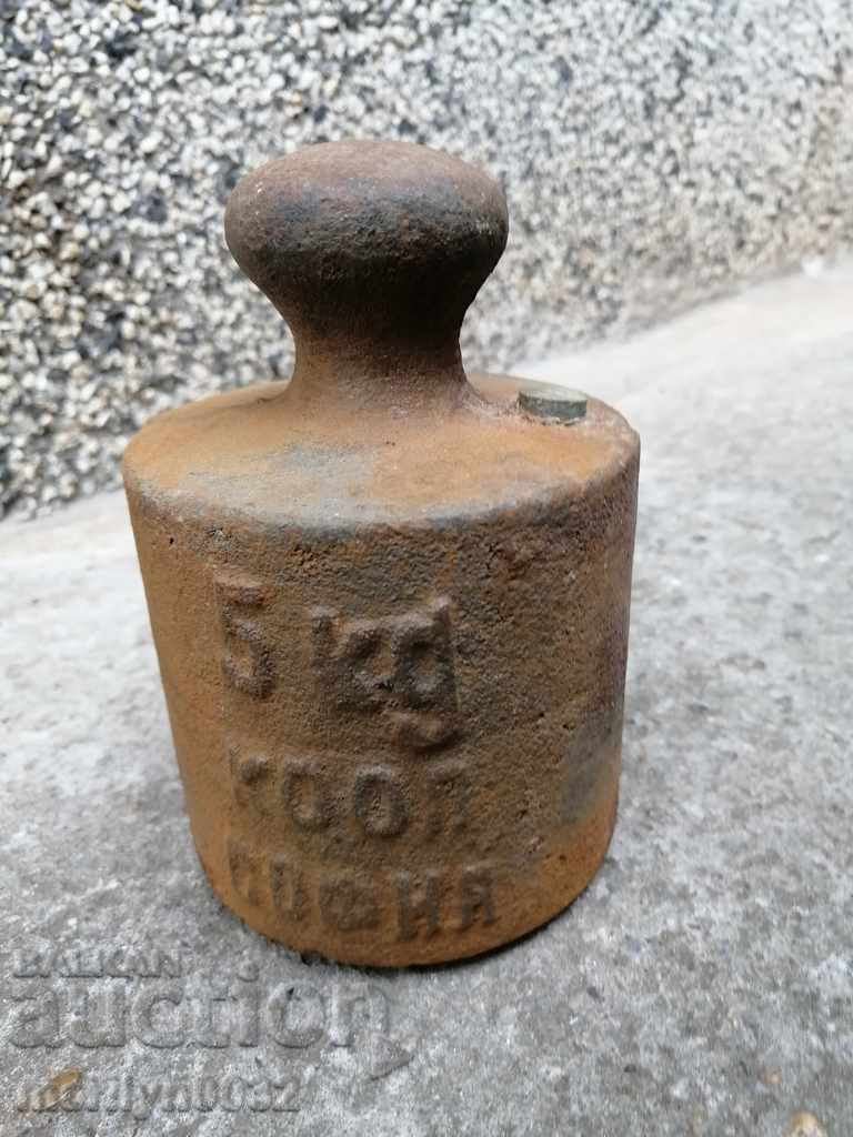 Old weighing scale, exaggeration, kilogram control weight - 6 Old weighing scale, exaggeration, kilogram control weight - 6