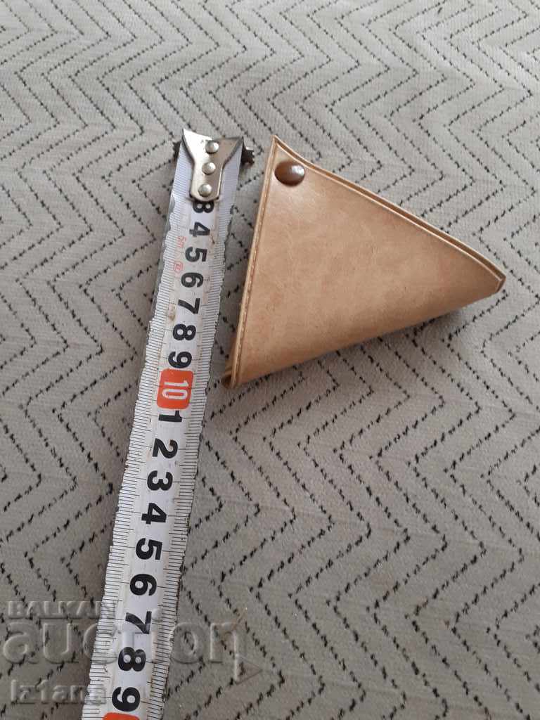 An old purse with price 8.00 BGN | € 4.09 An old purse with price 8.00 BGN | € 4.09