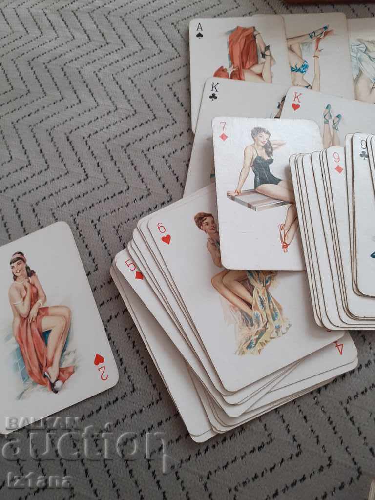 Delivery of Old playing cards