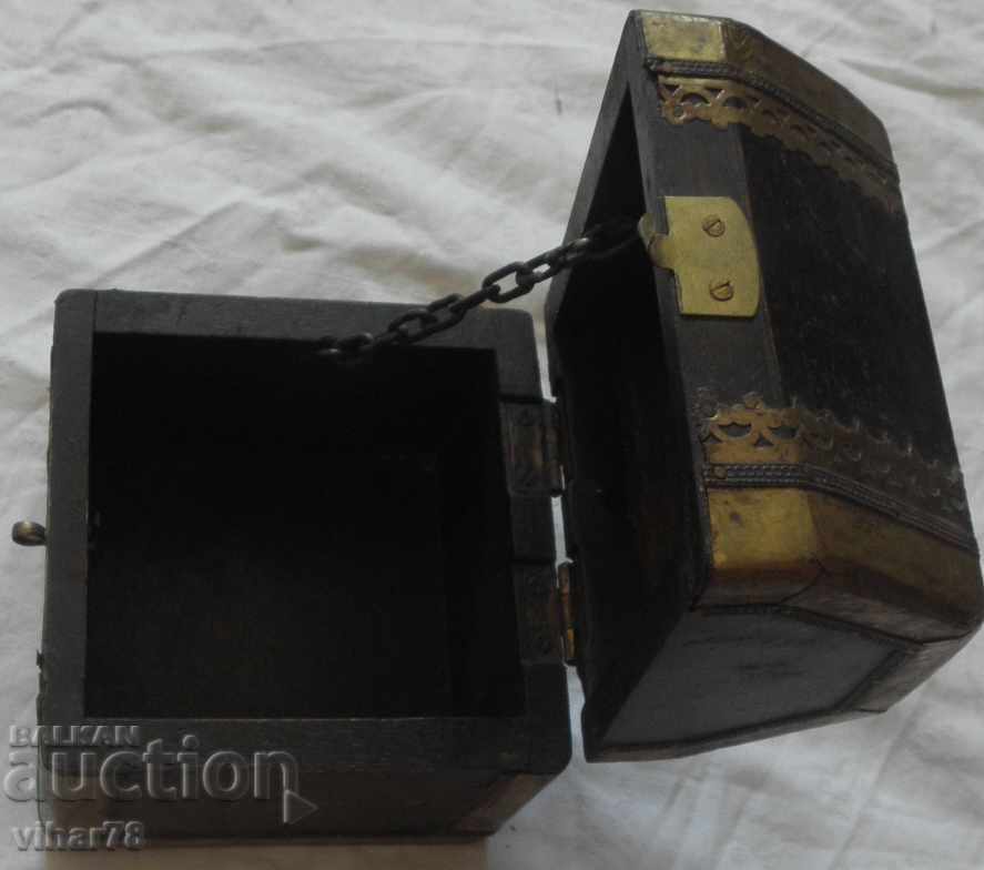SMALL BOX WITH METAL HARDWARE with price 79.99 BGN | € 40.90 SMALL BOX WITH METAL HARDWARE with price 79.99 BGN | € 40.90