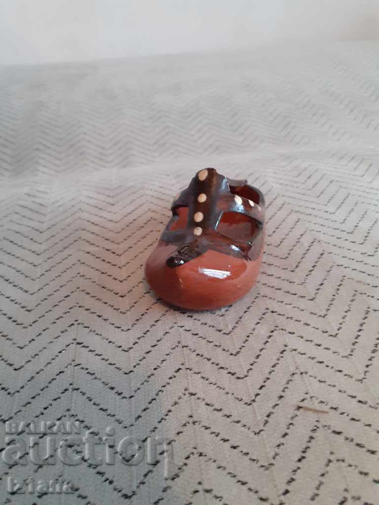 Delivery of Old souvenir ashtray Delivery of Old souvenir ashtray