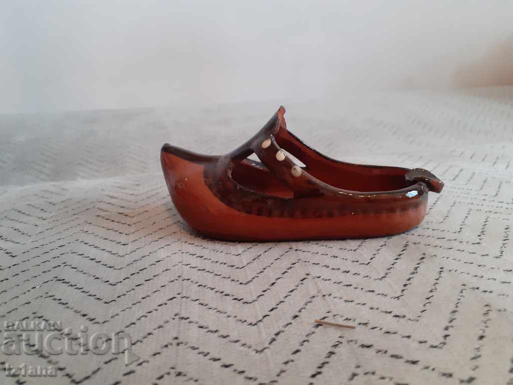 Old souvenir ashtray Old souvenir ashtray