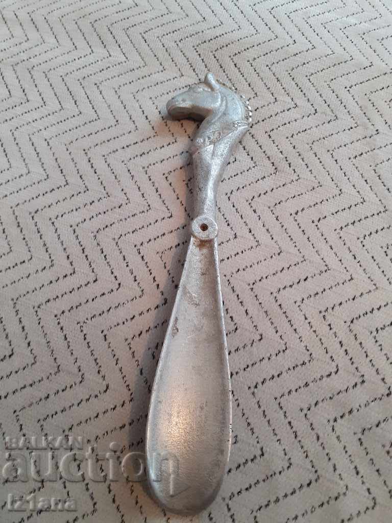 Delivery of Old shoemaker