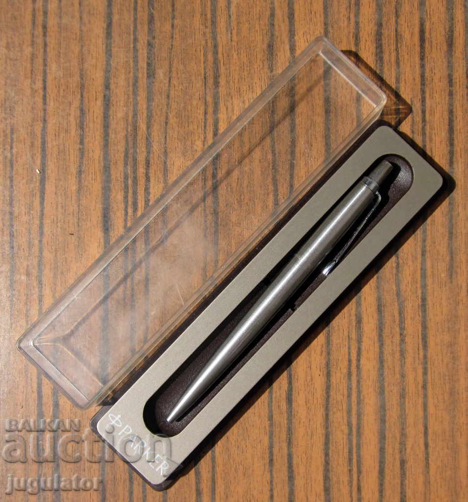 τέλεια παλιά πένα Parker Parker England με ένα κουτί με τιμή 20.00 BGN | € 10.23