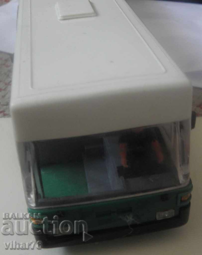 Delivery of CHILDREN'S TOY BUS