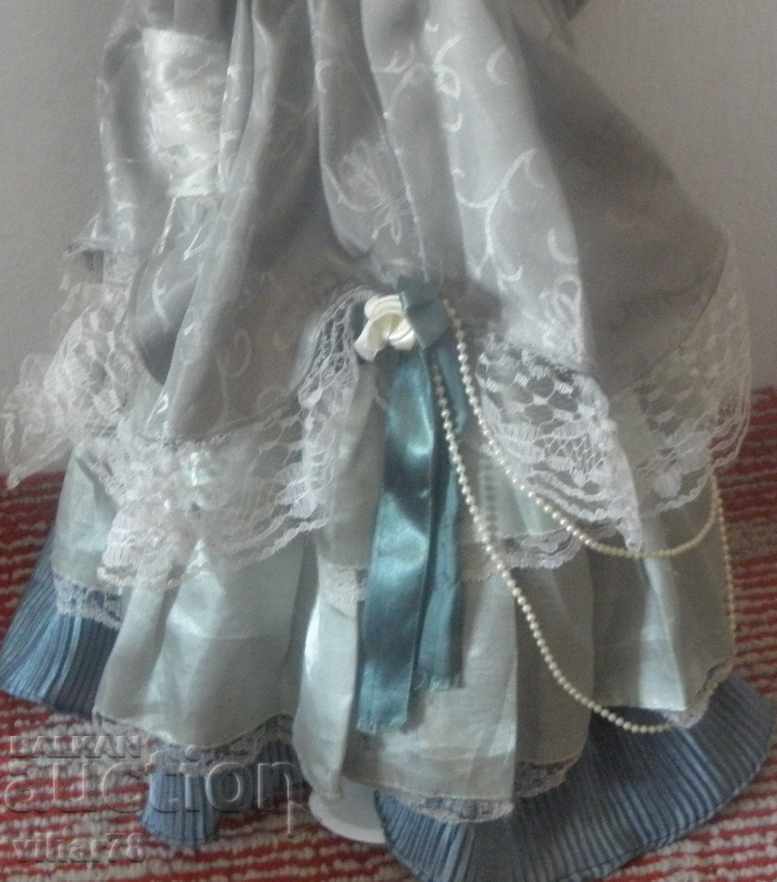 Licitație Păpușă de porțelan de colecție Licitație Păpușă de porțelan de colecție