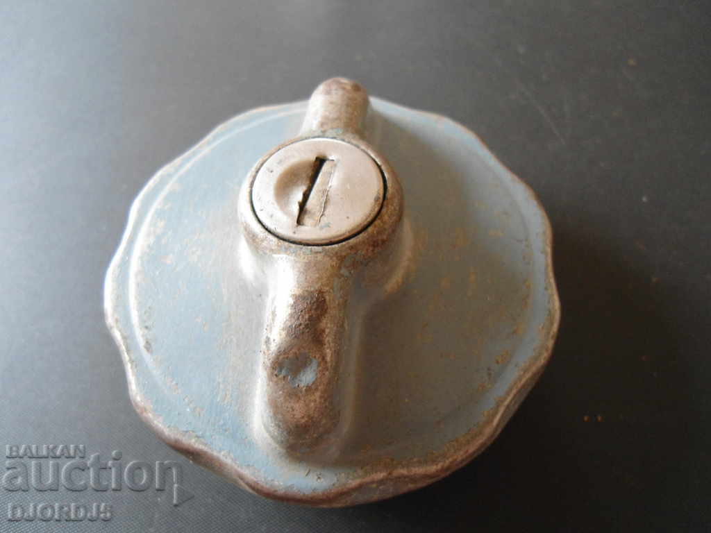 Old car cap from Ford with price 3.00 BGN | € 1.53