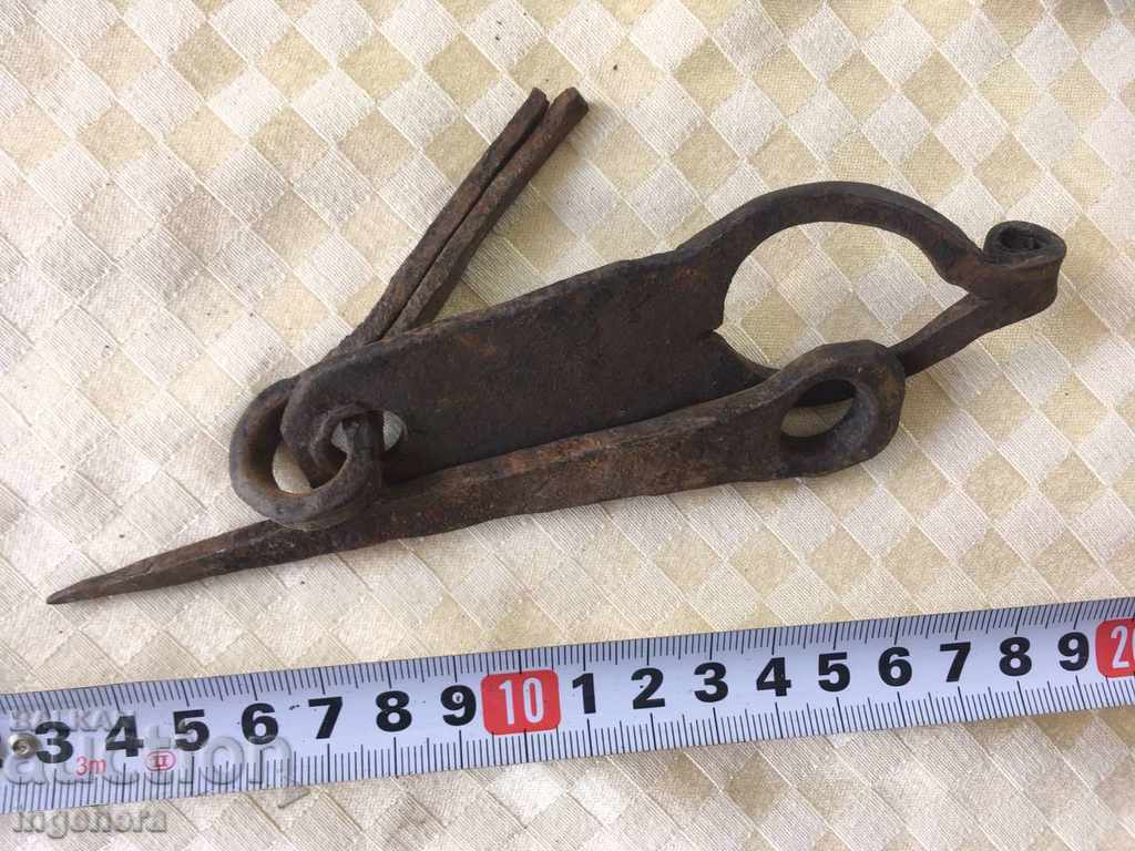 Auction GATE LATCH OLD WROUGHT IRON IN TWO PARTS Auction GATE LATCH OLD WROUGHT IRON IN TWO PARTS