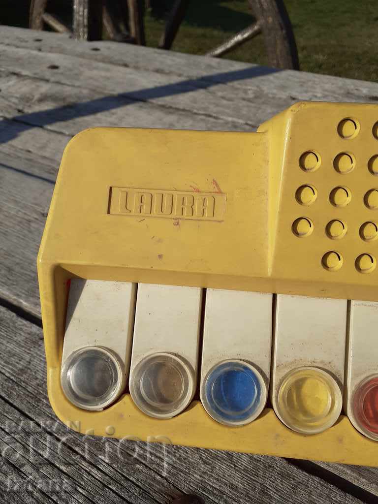 Old musical toy Laura with price 40.00 BGN | € 20.45 Old musical toy Laura with price 40.00 BGN | € 20.45