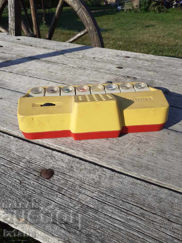 Delivery of Old musical toy Laura Delivery of Old musical toy Laura