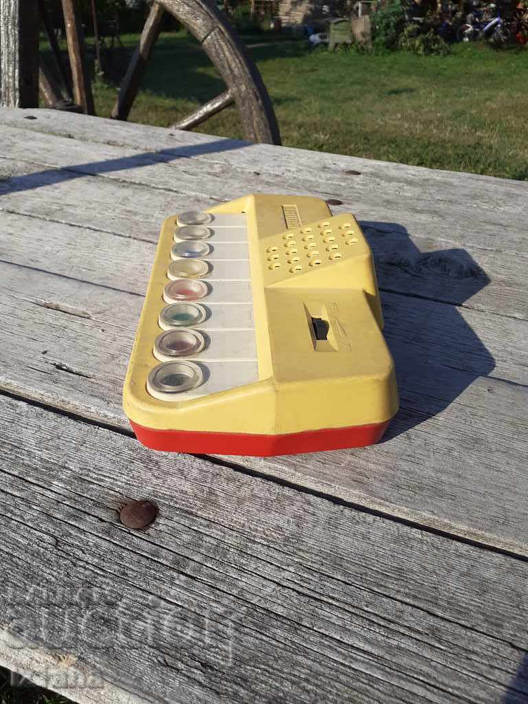 Old musical toy Laura - 5 Old musical toy Laura - 5