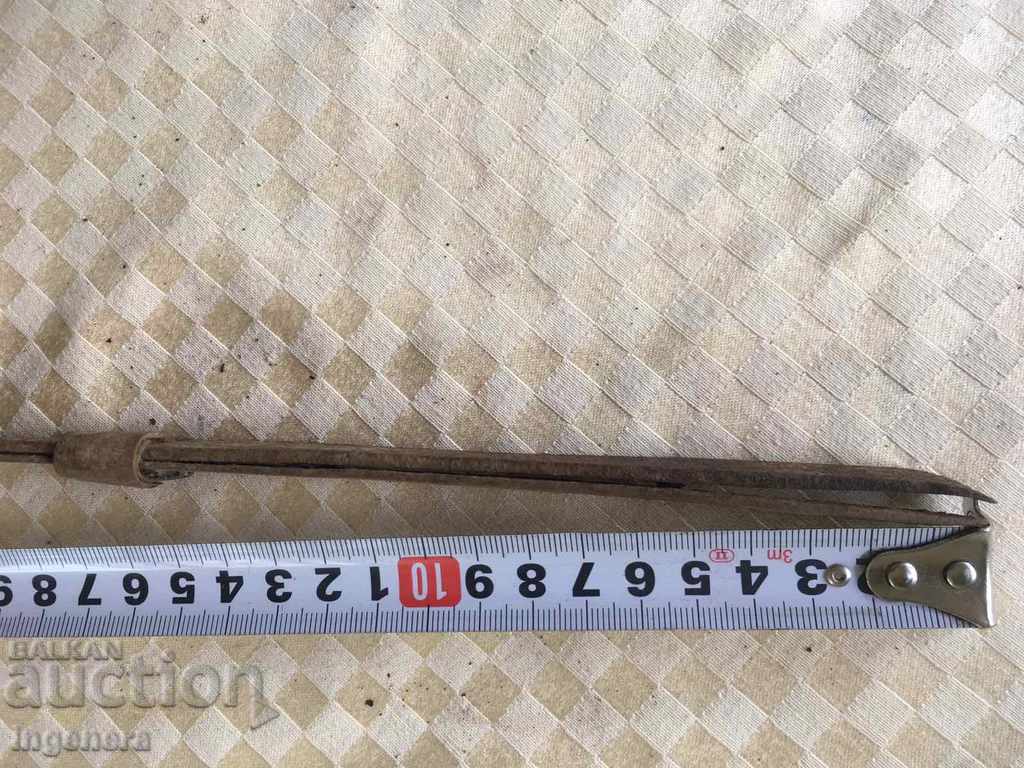 Delivery of OLD TOOL OF STAND METAL