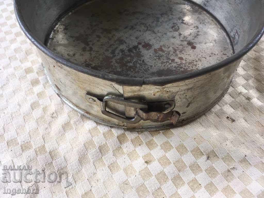 FORMĂ COPT PRĂJITURĂ CHEC METAL STEA cu preț € 1.90 | 3.72 BGN