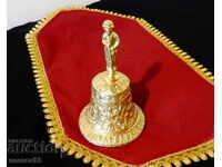 Clopot de bronz de vânătoare cu figură de vânător, câine