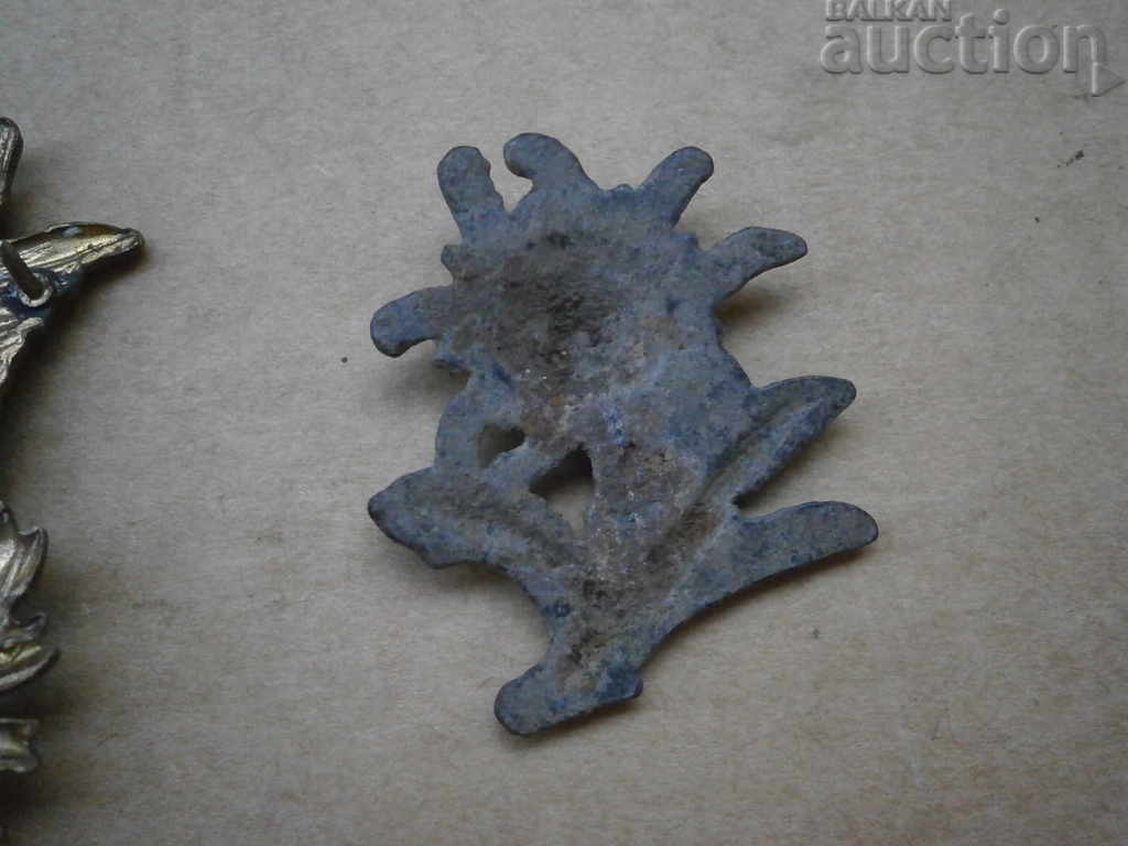 Delivery of EMBLEM sign edelweiss officer cockade USA WW2 WWII LOT Delivery of EMBLEM sign edelweiss officer cockade USA WW2 WWII LOT