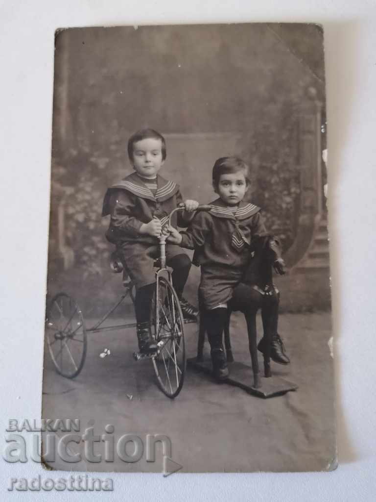 Стара снимка Поморие колело дървено конче