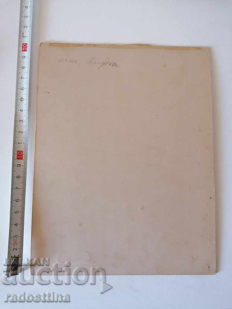 Photo cardboard photography Stefan Manchev Burgas with price 39.99 BGN | € 20.45 Photo cardboard photography Stefan Manchev Burgas with price 39.99 BGN | € 20.45