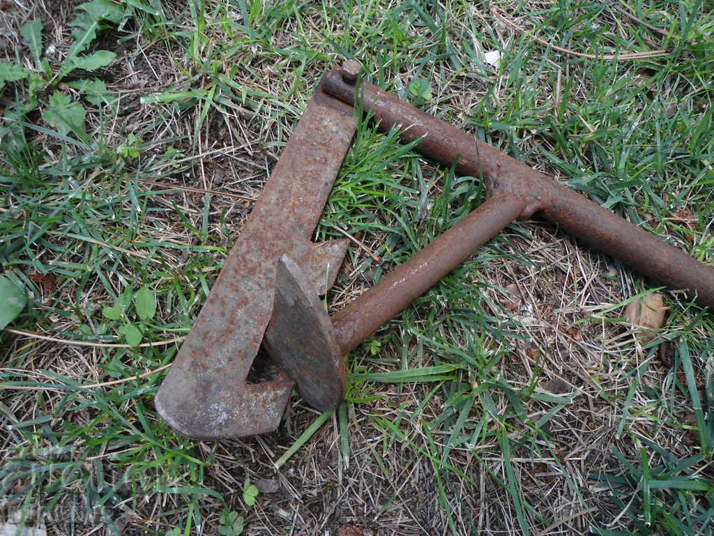 Δημοπρασία Παλιό εργαλείο αφαίρεσης ελαστικών Δημοπρασία Παλιό εργαλείο αφαίρεσης ελαστικών