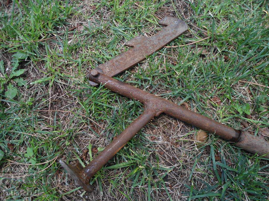 Παράδοση Παλιό εργαλείο αφαίρεσης ελαστικών Παράδοση Παλιό εργαλείο αφαίρεσης ελαστικών