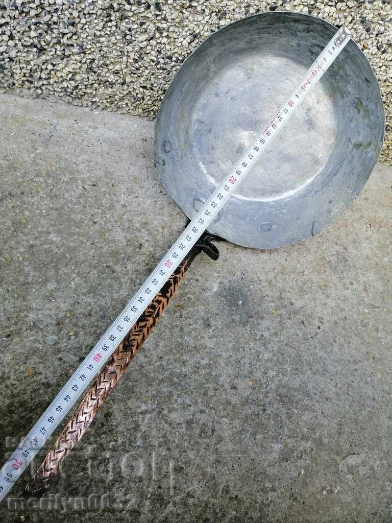 An old copper pan, a baker, a tray, a copper pot - 7 An old copper pan, a baker, a tray, a copper pot - 7