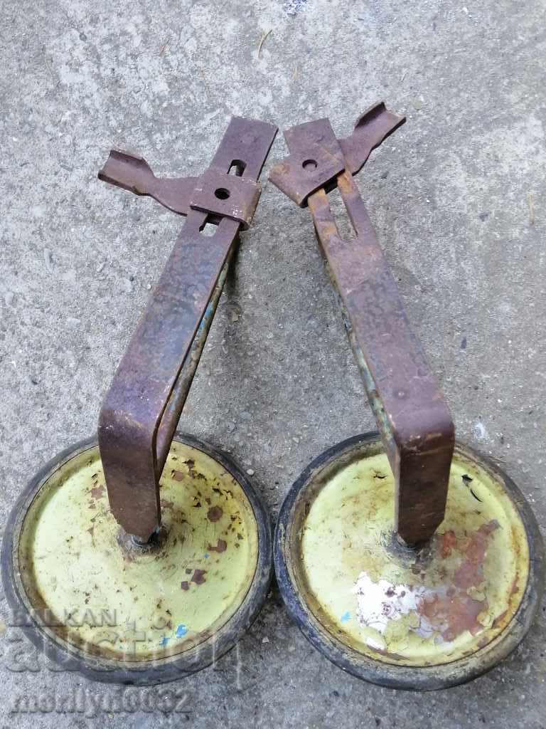 Două roți pentru biciclete pentru copii, biciclete 60 cu preț 55.00 BGN | € 28.12 Două roți pentru biciclete pentru copii, biciclete 60 cu preț 55.00 BGN | € 28.12