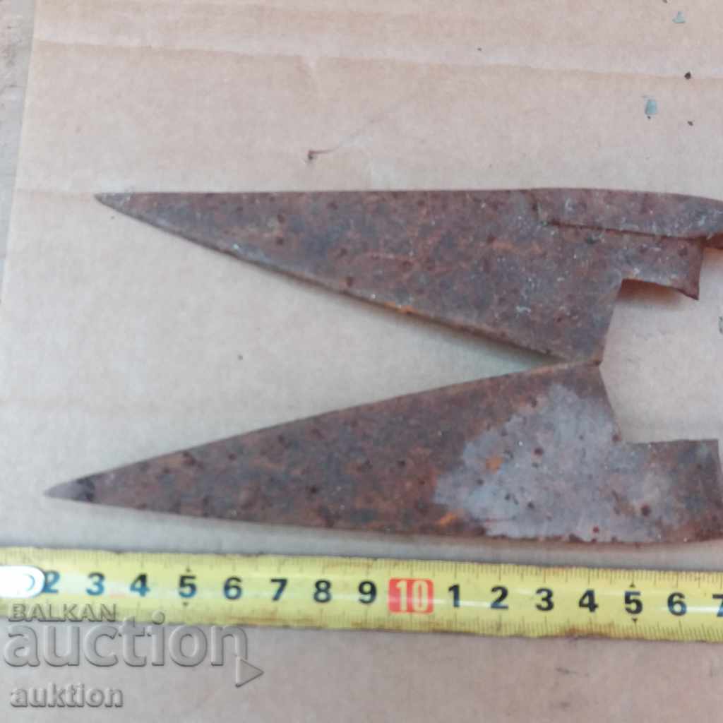 OLD MASSIVE FORGED SHEEP SHEARS with price 2.99 BGN | € 1.53 OLD MASSIVE FORGED SHEEP SHEARS with price 2.99 BGN | € 1.53