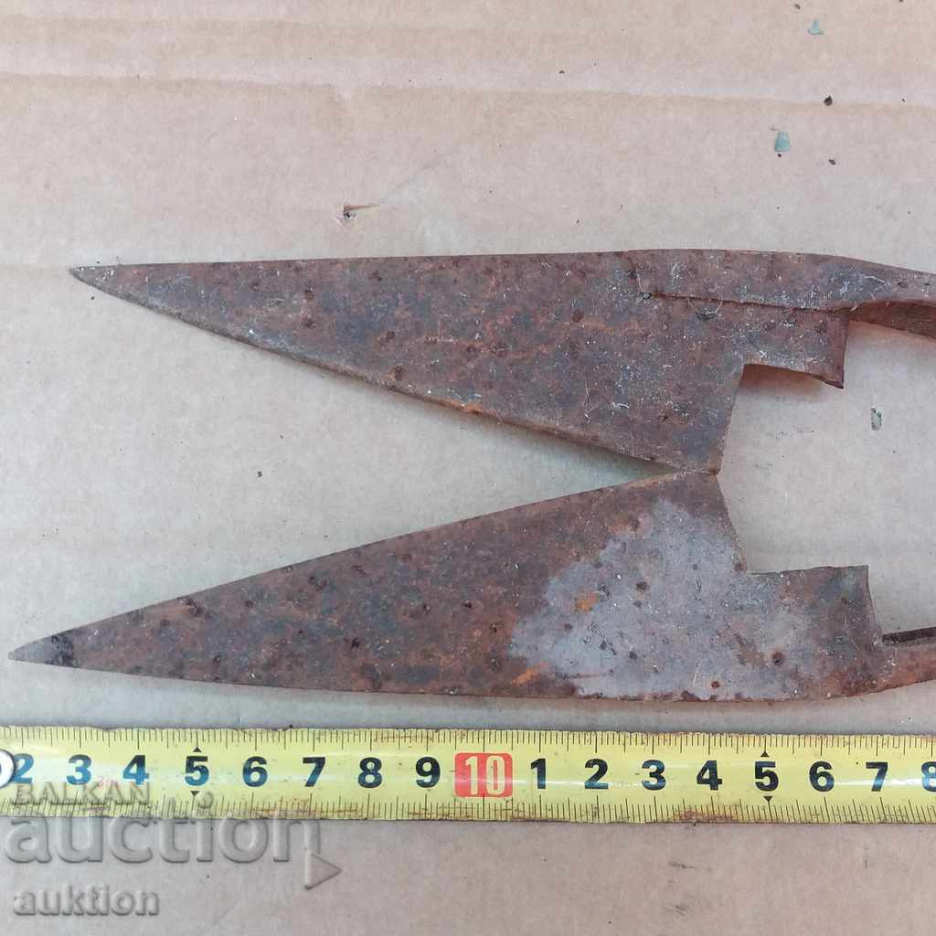 Auction OLD MASSIVE FORGED SHEEP SHEARS Auction OLD MASSIVE FORGED SHEEP SHEARS