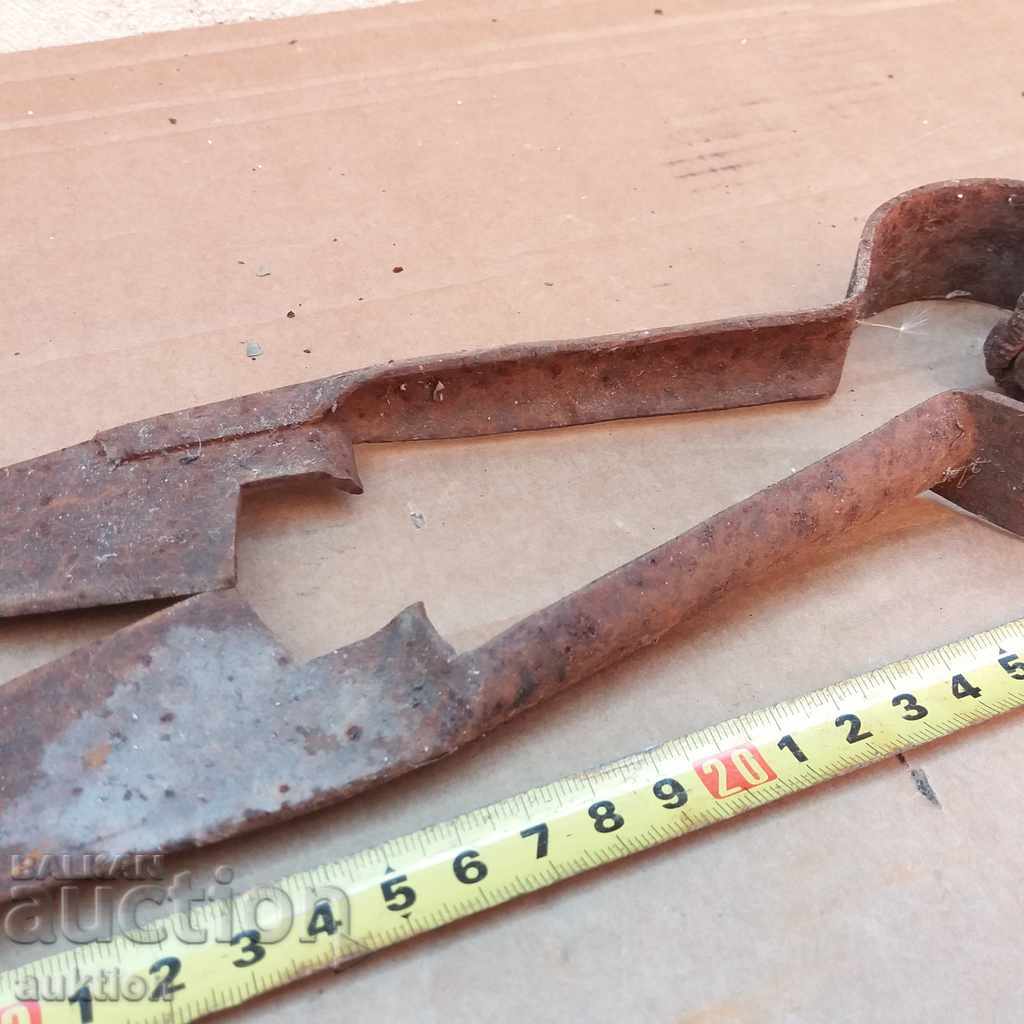 OLD MASSIVE FORGED SHEEP SHEARS - 5 OLD MASSIVE FORGED SHEEP SHEARS - 5