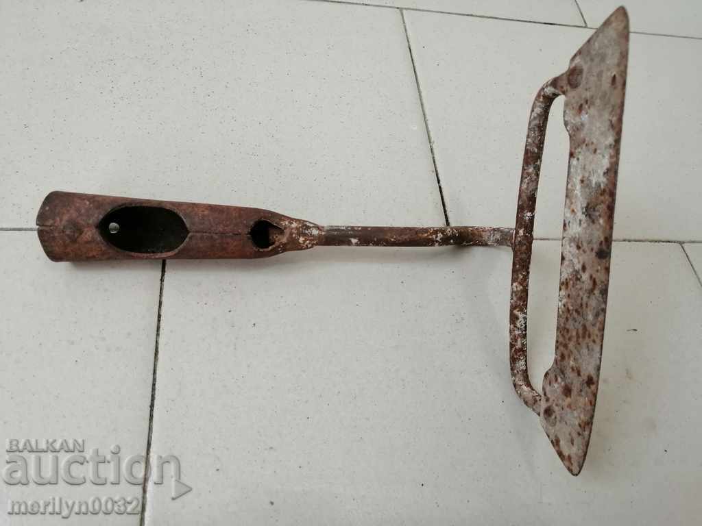 Wrought iron lime mortar mixing rake - 6 Wrought iron lime mortar mixing rake - 6