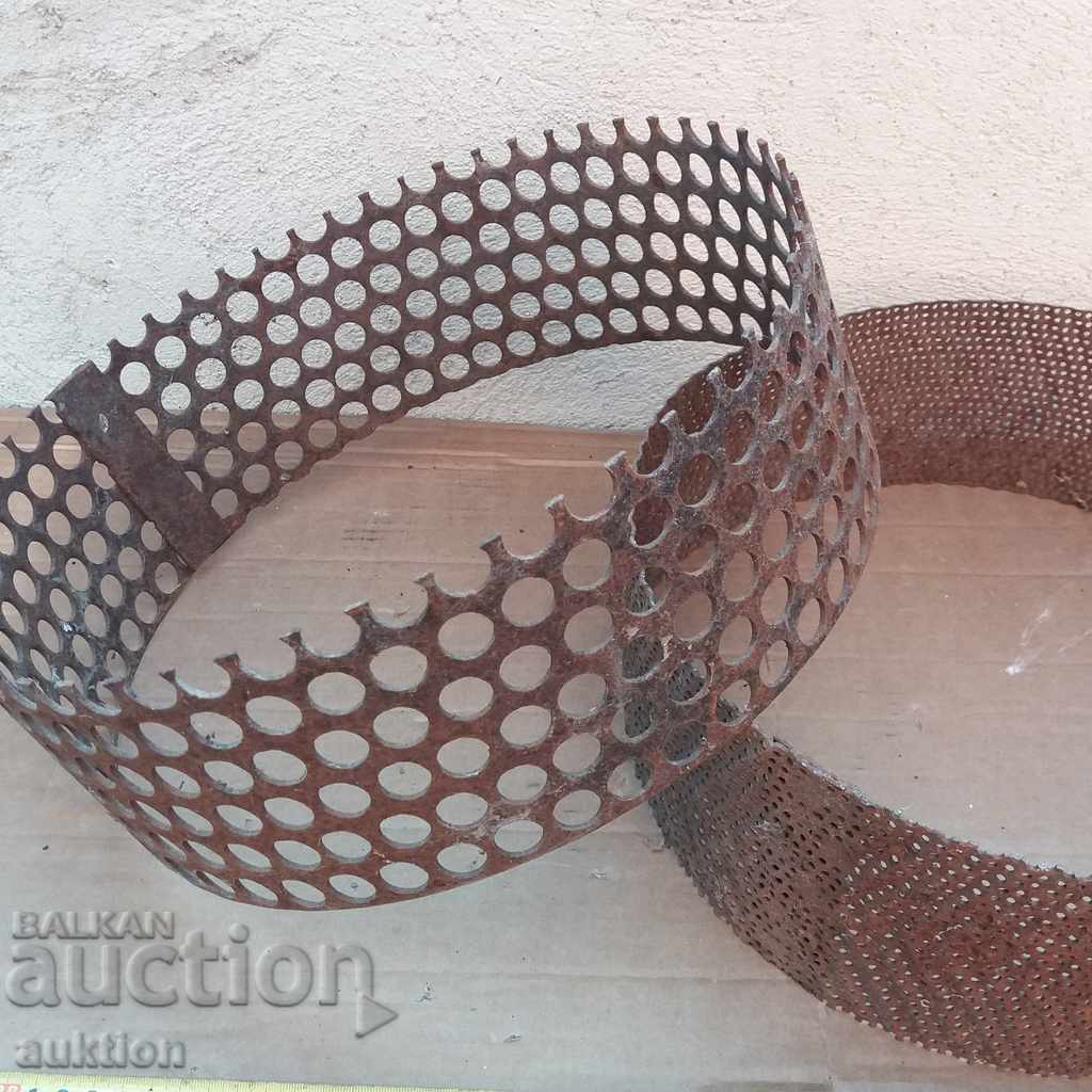 Delivery of LOT OF TWO SIEVES OF FEED MILL, YARNOMELKA - EXCELLENT Delivery of LOT OF TWO SIEVES OF FEED MILL, YARNOMELKA - EXCELLENT