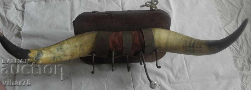 Delivery of OLD RETRO HOOK FROM A BUFFALON HORN Delivery of OLD RETRO HOOK FROM A BUFFALON HORN