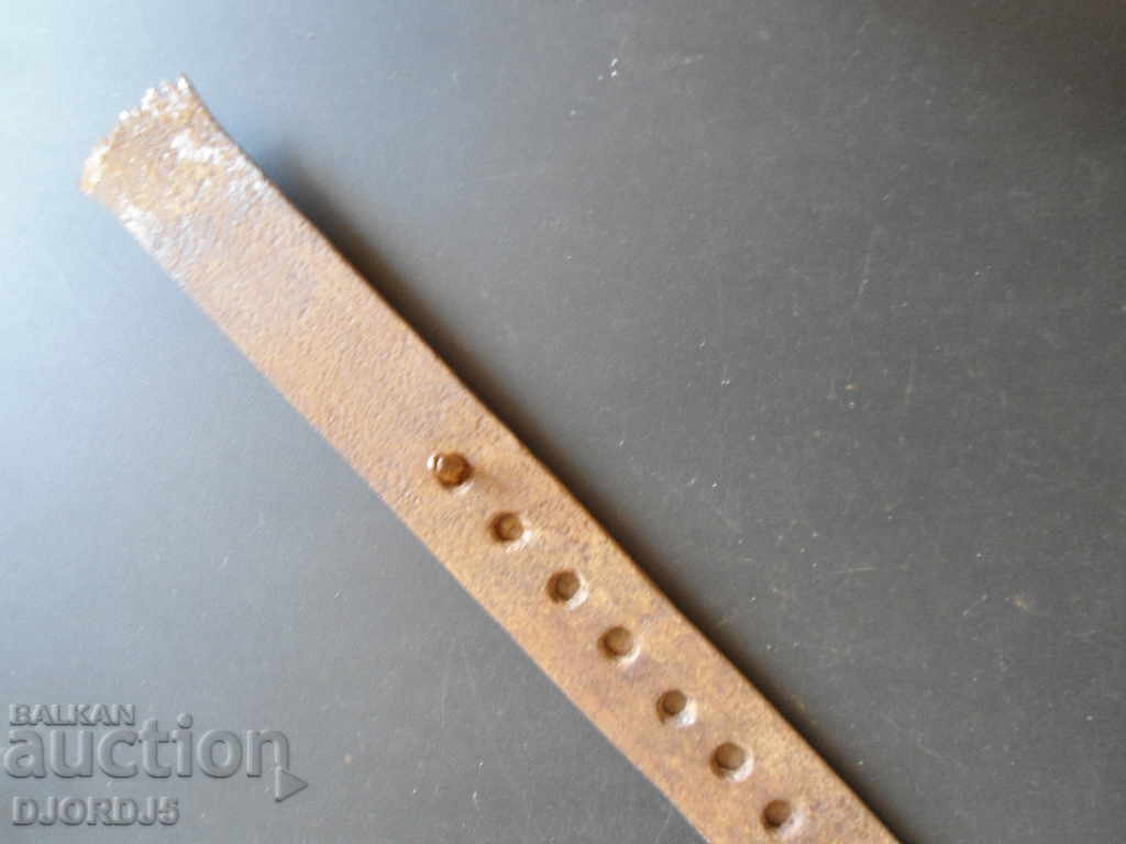 An old loom of loom with price 5.00 BGN | € 2.56 An old loom of loom with price 5.00 BGN | € 2.56