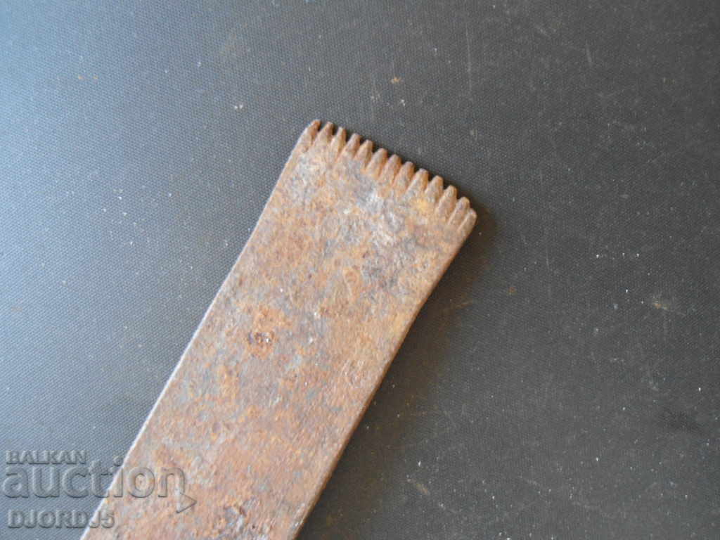 Delivery of An old loom of loom Delivery of An old loom of loom