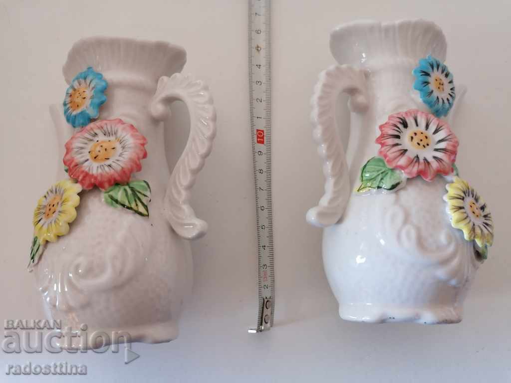 Auction New Porcelain vases Casa nova 2 pcs. Porcelain vase Auction New Porcelain vases Casa nova 2 pcs. Porcelain vase