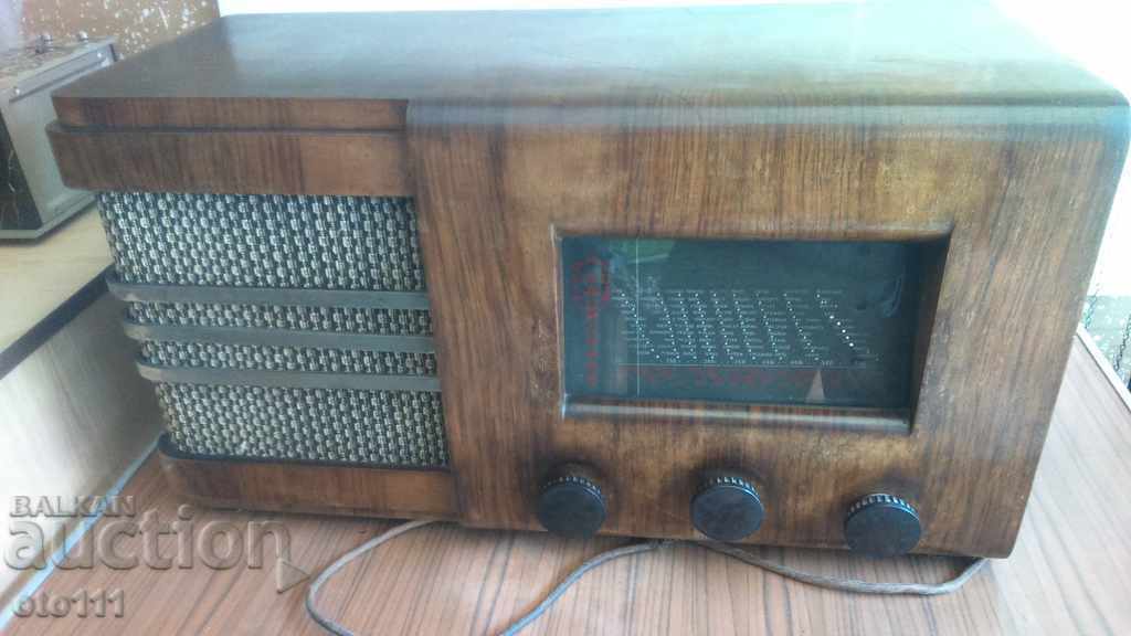 OLD BULGARIAN PRE-WAR RADIO - NATIONAL