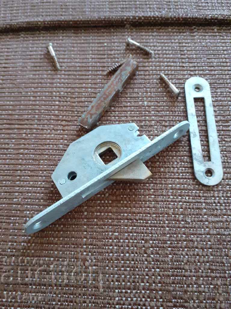 Auction  Old lock, window locks