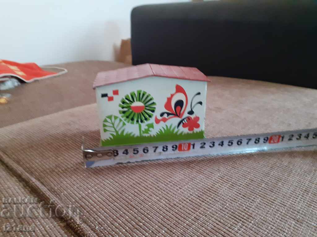 Delivery of Old children's box Delivery of Old children's box