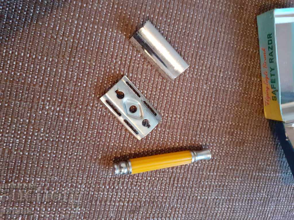 Old Flying Figeon razor - 5 Old Flying Figeon razor - 5