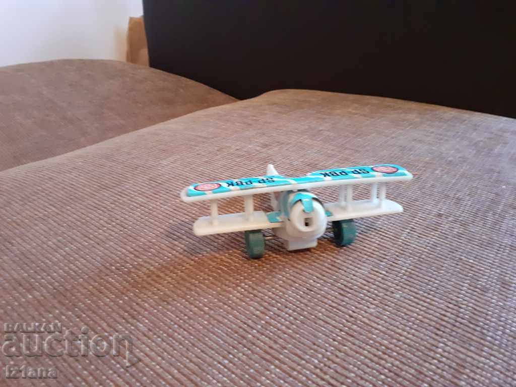 An old airplane, an airplane with price 10.00 BGN | € 5.11 An old airplane, an airplane with price 10.00 BGN | € 5.11