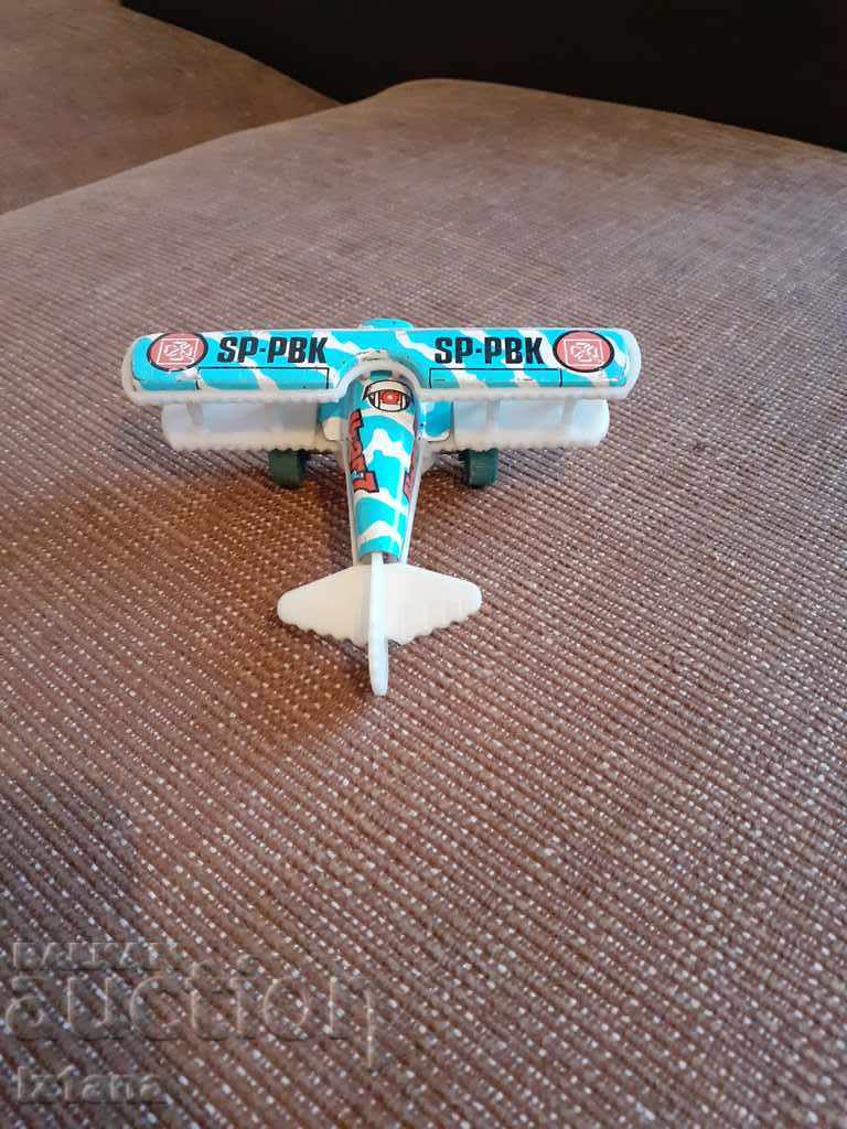 Delivery of An old airplane, an airplane Delivery of An old airplane, an airplane