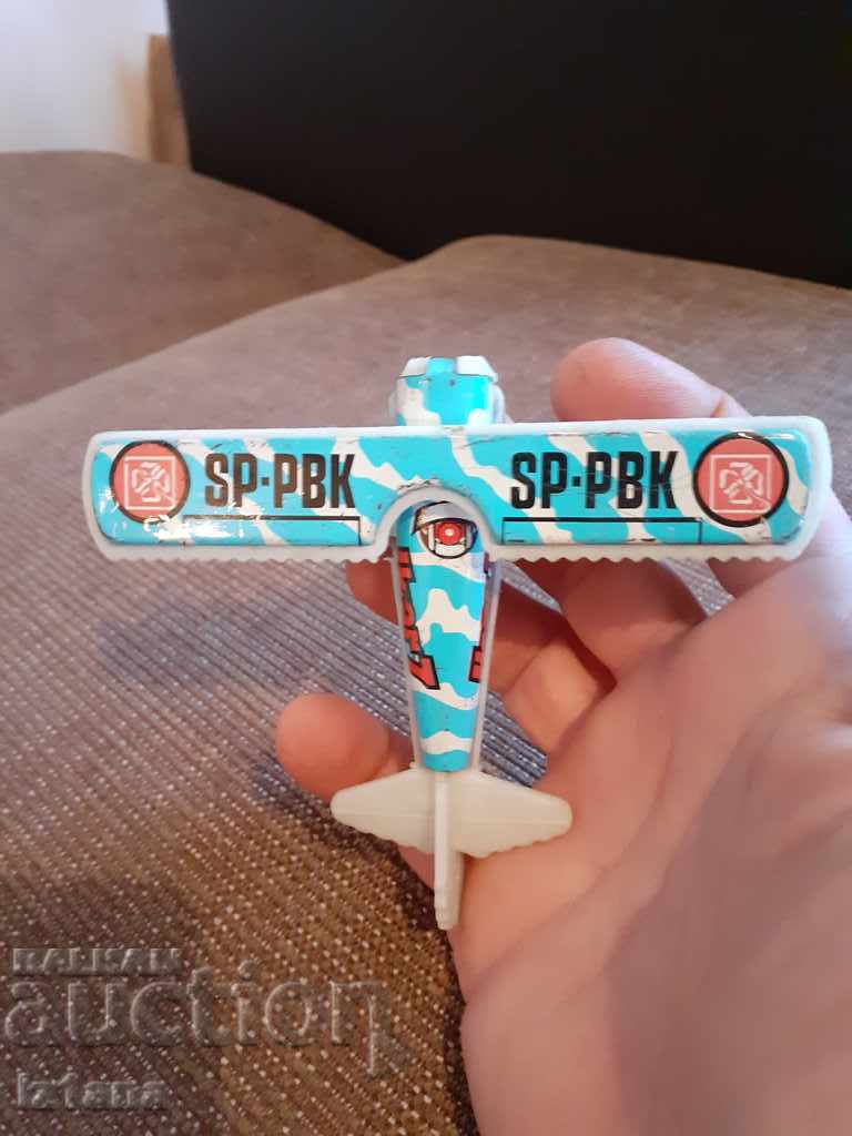 An old airplane, an airplane - 5 An old airplane, an airplane - 5