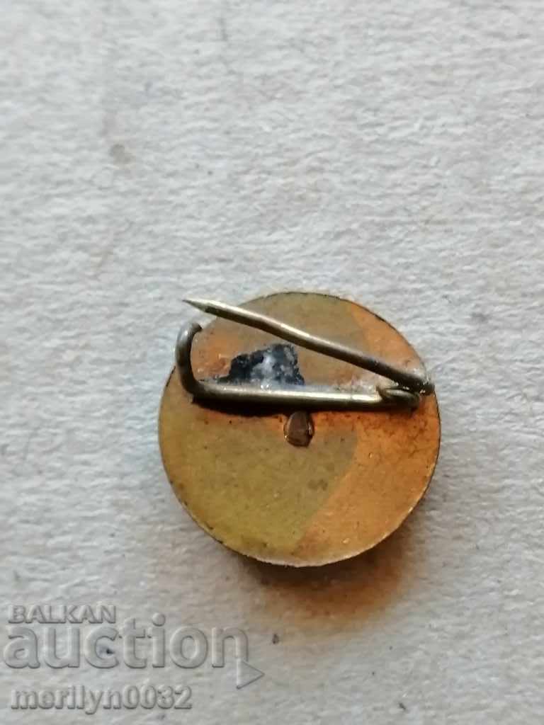 Breastplate Georgi Dimitrov badge medal of the People's Republic of Bulgaria with price 34.00 BGN | € 17.38 Breastplate Georgi Dimitrov badge medal of the People's Republic of Bulgaria with price 34.00 BGN | € 17.38