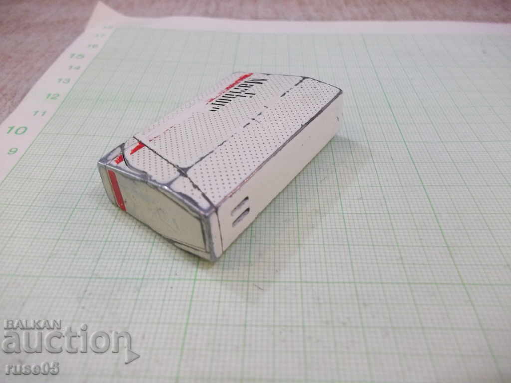 Marlboro piezocrystal lighter with soft flame working - 5 Marlboro piezocrystal lighter with soft flame working - 5