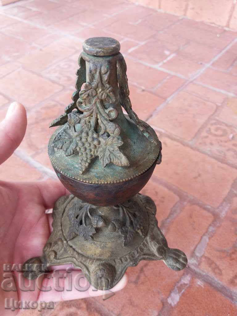 OLD BRONZE CANDLESTICK CANDILLO