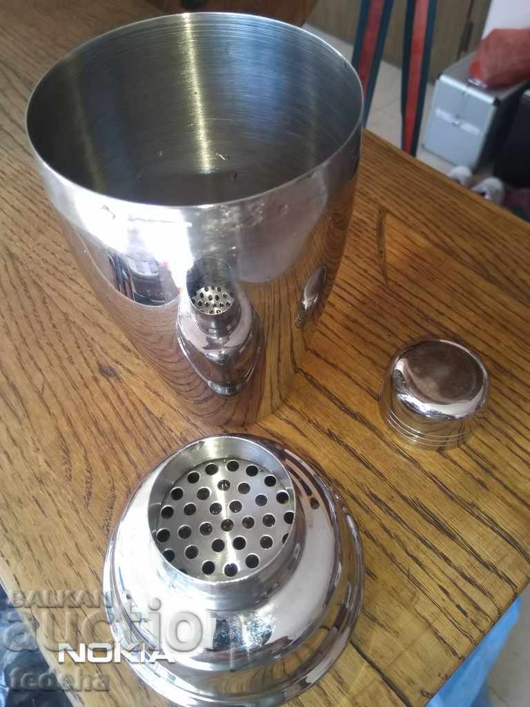 Auction SHAKER - EXCELLENT Auction SHAKER - EXCELLENT