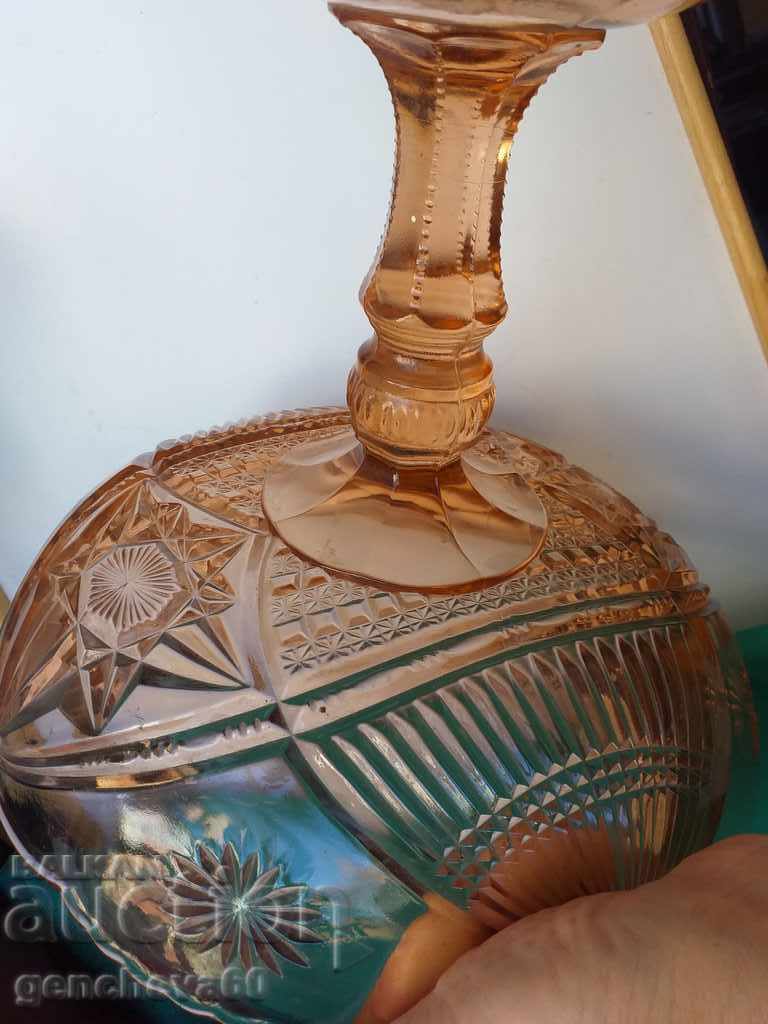 Un fruct, o vază și o tavă de culoare chihlimbar - 7 Un fruct, o vază și o tavă de culoare chihlimbar - 7