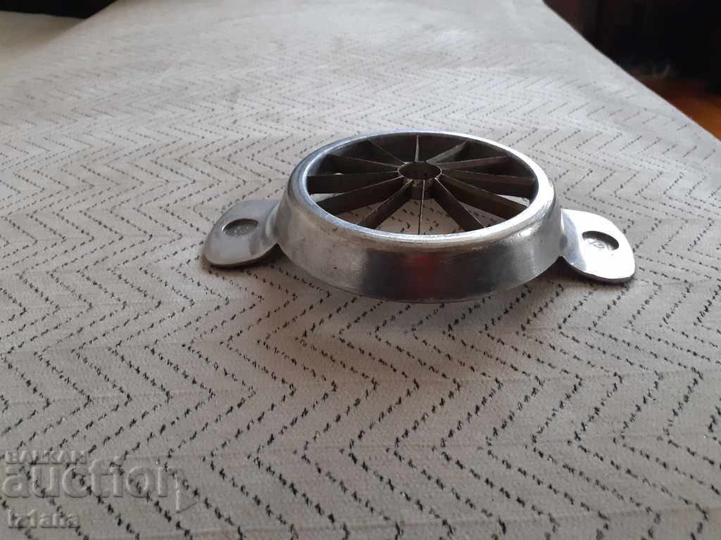 Auction Old fruit slicer Auction Old fruit slicer