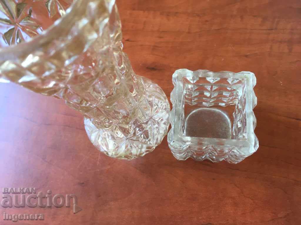 VASE THICK RELIEF GLASS FROM SOCA-2 PCS - 5 VASE THICK RELIEF GLASS FROM SOCA-2 PCS - 5