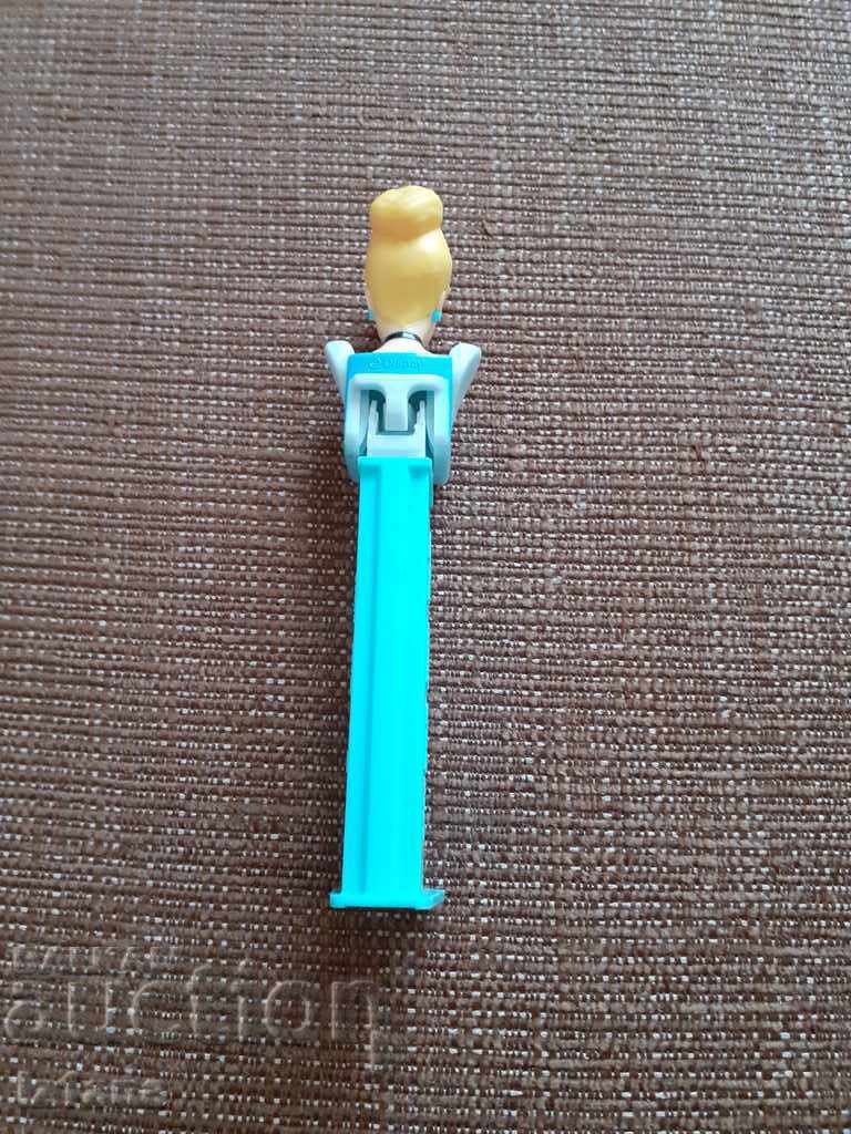 Παράδοση Κομμάτι της καραμέλας PEZ Παράδοση Κομμάτι της καραμέλας PEZ