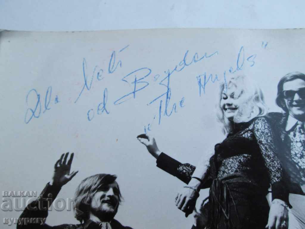 Autograph and photo from a music band from the 1960s with price 20.00 BGN | € 10.23